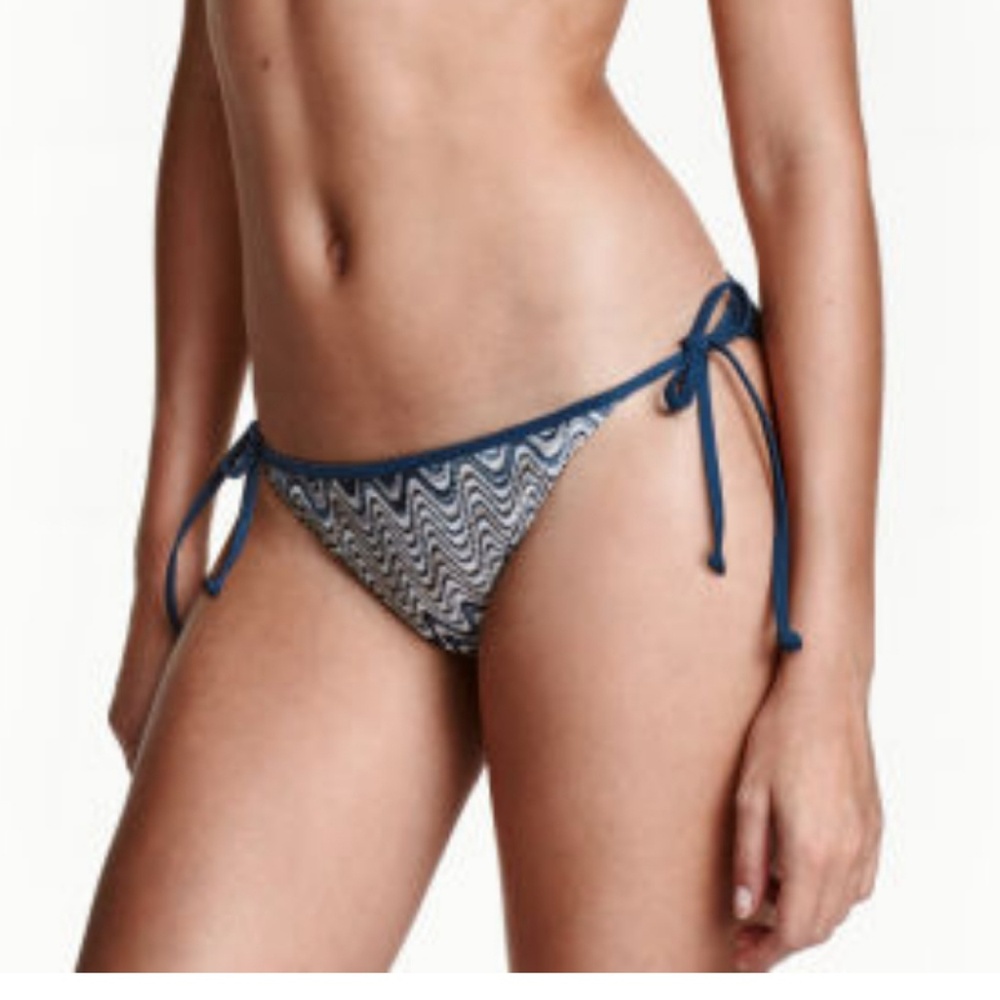 Tie string bikin bottoms